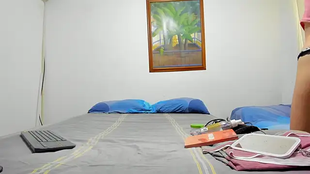 CleoWhite online show from October 20, 2025, 5:35 pm