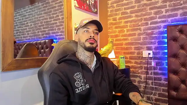 Snapshot of VinzenzRizzo chatting on December 5, 2025, 4:11 am VinzenzRizzo online show from December 5, 2025, 4:11 am