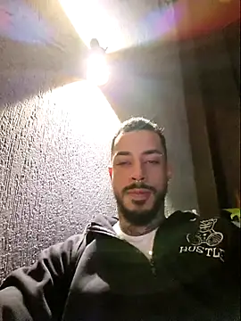 Snapshot of VinzenzRizzo chatting on November 17, 2025, 2:48 am VinzenzRizzo online show from November 17, 2025, 2:48 am