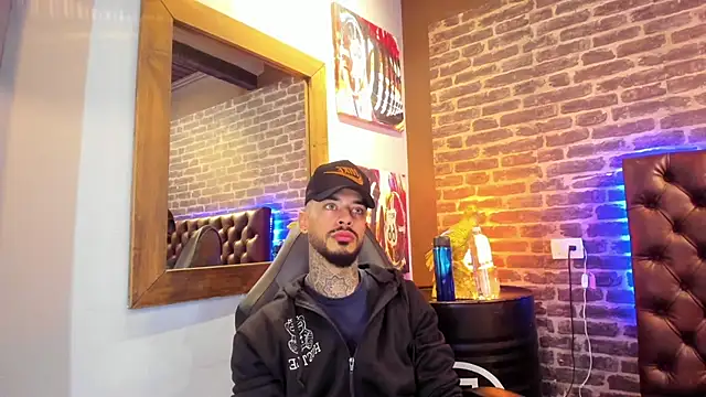 Snapshot of VinzenzRizzo chatting on November 15, 2025, 4:49 am VinzenzRizzo online show from November 15, 2025, 4:49 am