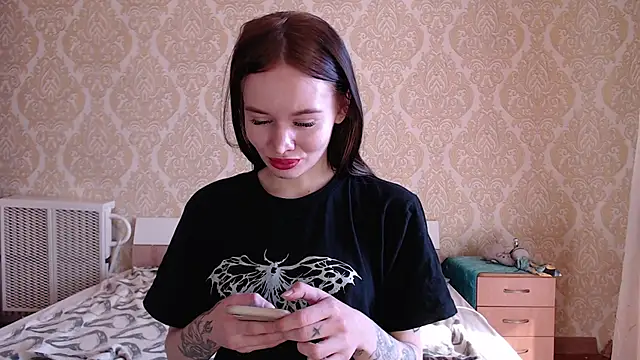 Snapshot of Kitkaat00 chatting on October 18, 2025, 9:22 am Kitkaat00 online show from October 18, 2025, 9:22 am