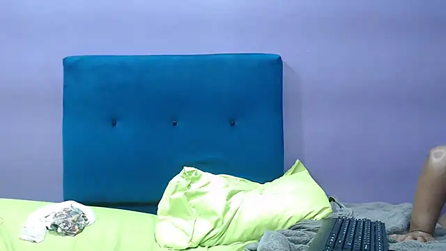 Snapshot of NaughtyChubbyZoe chatting on November 11, 2025, 8:14 pm NaughtyChubbyZoe online show from November 11, 2025, 8:14 pm