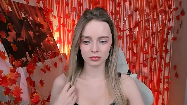 Snapshot of JuliaBrewwer chatting on October 16, 2025, 1:08 pm JuliaBrewwer online show from October 16, 2025, 1:08 pm