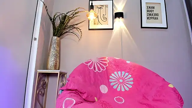 Snapshot of dulce_fiore07 chatting on October 1, 2025, 12:42 pm dulce fiore07 online show from October 1, 2025, 12:42 pm