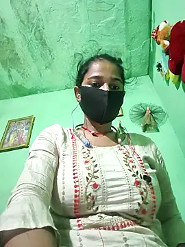 Snapshot of PIHU999 chatting on November 2, 2025, 1:43 am PIHU999 online show from November 2, 2025, 1:43 am