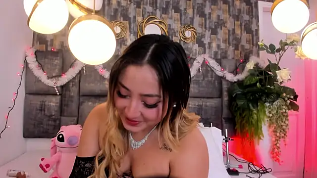 Snapshot of PatyLawrence chatting on November 23, 2025, 4:22 am PatyLawrence online show from November 23, 2025, 4:22 am