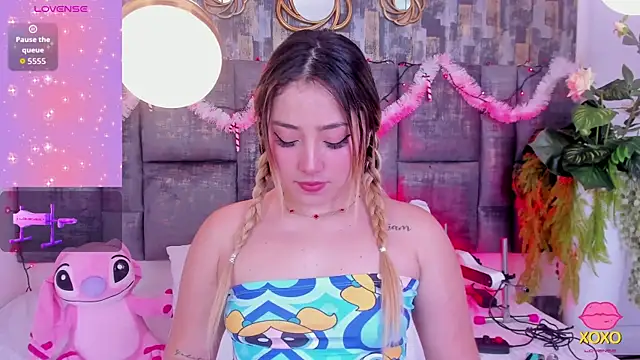 Snapshot of PatyLawrence chatting on November 30, 2025, 4:57 am PatyLawrence online show from November 30, 2025, 4:57 am