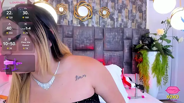 Snapshot of PatyLawrence chatting on November 21, 2025, 4:22 am PatyLawrence online show from November 21, 2025, 4:22 am