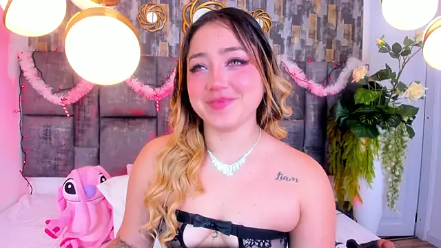 Snapshot of PatyLawrence chatting on November 26, 2025, 4:01 am PatyLawrence online show from November 26, 2025, 4:01 am