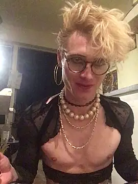 Sissy Cindy Whore online show from April 2, 2026, 8:26 pm