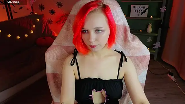 Snapshot of NaomiYoru chatting on October 23, 2025, 8:29 pm NaomiYoru online show from October 23, 2025, 8:29 pm