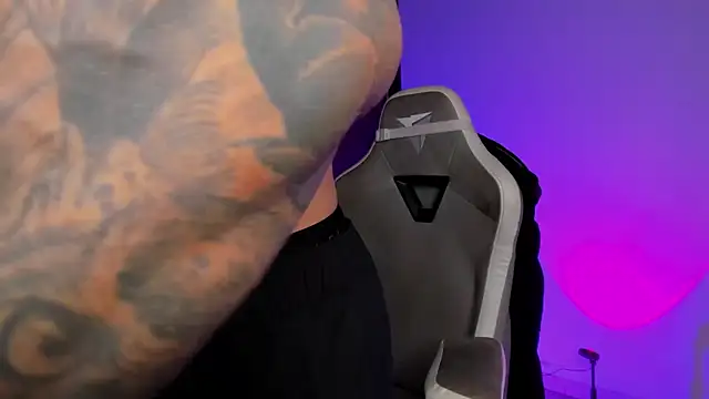 Snapshot of natevillage chatting on October 14, 2025, 11:04 pm natevillage online show from October 14, 2025, 11:04 pm