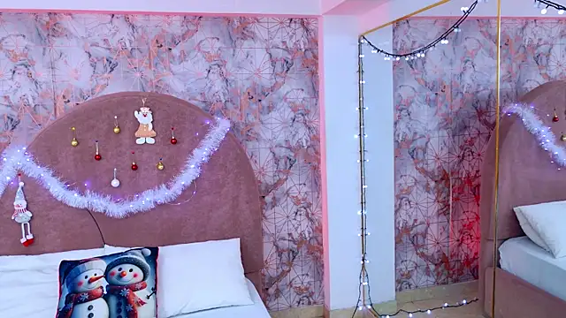 Snapshot of RavenGloomy chatting on December 2, 2025, 7:48 pm RavenGloomy online show from December 2, 2025, 7:48 pm