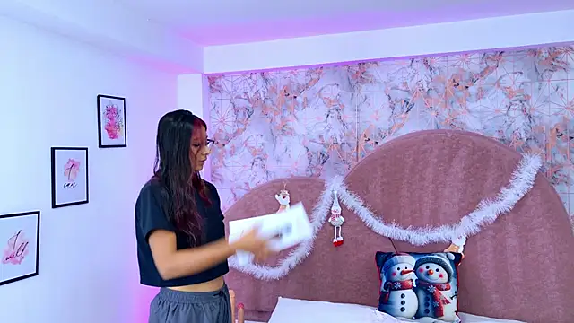 Snapshot of RavenGloomy chatting on November 23, 2025, 7:35 pm RavenGloomy online show from November 23, 2025, 7:35 pm