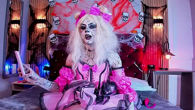 Megan Rodriguez online show from October 15, 2025, 7:11 pm