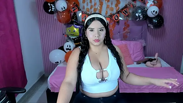 Snapshot of Emy_topless chatting on October 20, 2025, 11:00 am Emy topless online show from October 20, 2025, 11:00 am