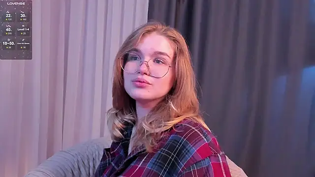 Snapshot of SophieMurrr chatting on October 14, 2025, 3:12 pm SophieMurrr online show from October 14, 2025, 3:12 pm