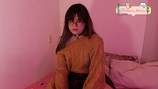 Liia-Bloom online show from April 6, 2026, 10:11 pm