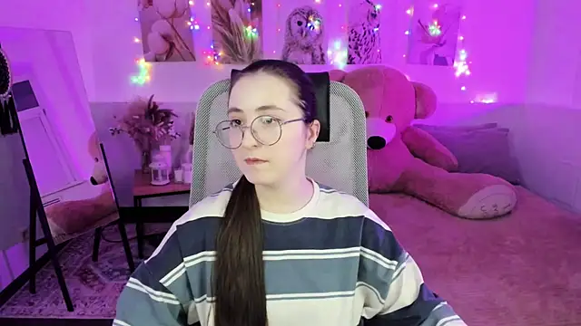 Snapshot of VirtuallVoyant chatting on February 19, 2026, 1:46 am VirtuallVoyant online show from February 19, 2026, 1:46 am