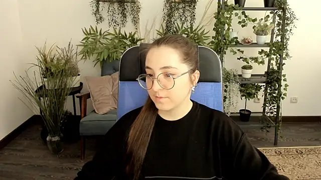 VirtuallVoyant online show from November 28, 2025, 5:07 am