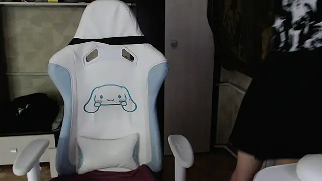 Cutti Crystal online show from February 24, 2026, 9:48 pm