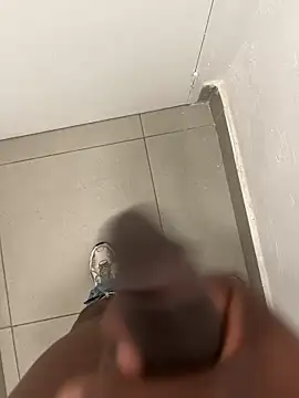 Snapshot of kamo012000 chatting on September 25, 2025, 12:44 pm kamo012000 online show from September 25, 2025, 12:44 pm