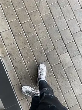 Snapshot of kamo012000 chatting on September 26, 2025, 10:44 am kamo012000 online show from September 26, 2025, 10:44 am