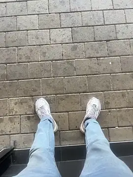 Snapshot of kamo012000 chatting on September 23, 2025, 10:33 am kamo012000 online show from September 23, 2025, 10:33 am