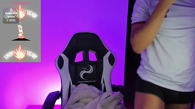 Snapshot of Matheewx_m chatting on September 11, 2025, 4:01 am Matheewx m online show from September 11, 2025, 4:01 am