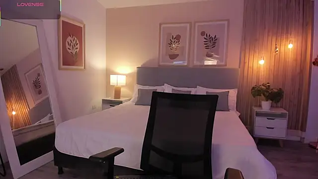 Snapshot of AuroraEvanss chatting on November 14, 2025, 10:24 pm AuroraEvanss online show from November 14, 2025, 10:24 pm