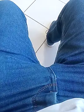 Snapshot of svvagesexyy chatting on October 23, 2025, 7:29 am svvagesexyy online show from October 23, 2025, 7:29 am