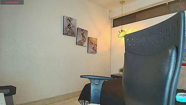 Snapshot of Rossi_ss1 chatting on December 3, 2025, 3:07 am Rossi ss1 online show from December 3, 2025, 3:07 am