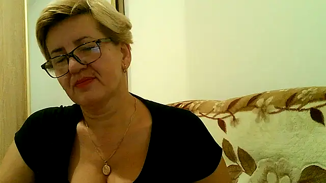 Dana4921 online show from October 18, 2025, 5:04 pm