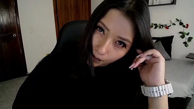 Mia 1120 online show from October 23, 2025, 8:18 pm