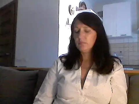 Snapshot of Elena48324 chatting on September 27, 2025, 9:37 am Elena48324 online show from September 27, 2025, 9:37 am