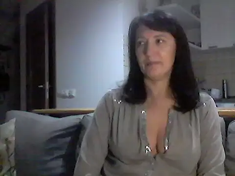 Snapshot of Elena48324 chatting on December 14, 2025, 7:25 am Elena48324 online show from December 14, 2025, 7:25 am
