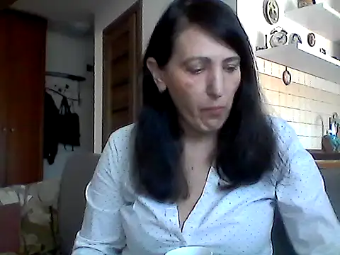 Elena48324 online show from April 4, 2026, 11:06 am