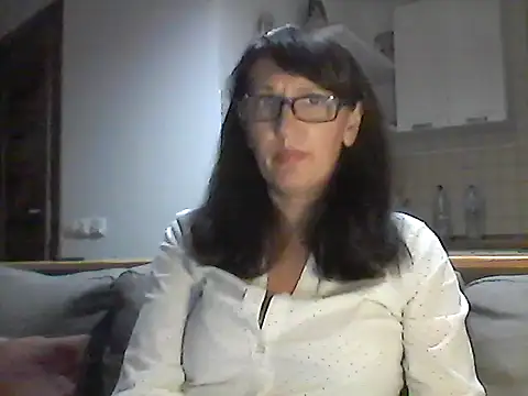 Snapshot of Elena48324 chatting on September 22, 2025, 6:03 pm Elena48324 online show from September 22, 2025, 6:03 pm