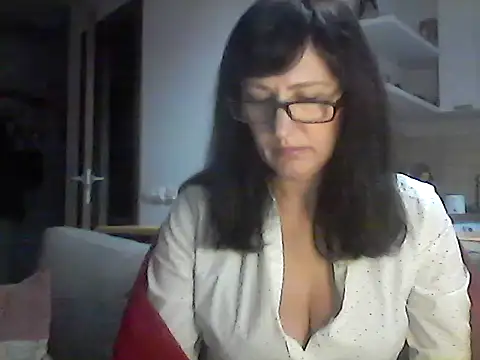 Snapshot of Elena48324 chatting on December 19, 2025, 8:38 am Elena48324 online show from December 19, 2025, 8:38 am