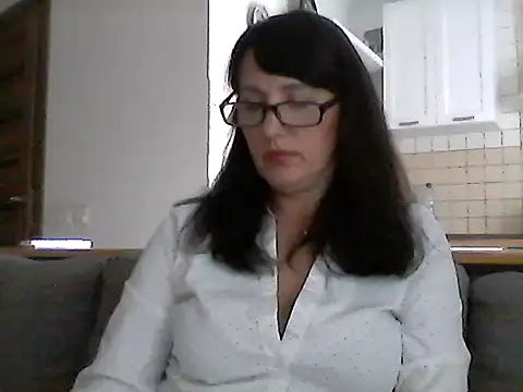 Snapshot of Elena48324 chatting on September 24, 2025, 11:39 am Elena48324 online show from September 24, 2025, 11:39 am