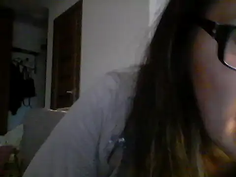 Elena48324 online show from April 6, 2026, 4:52 pm