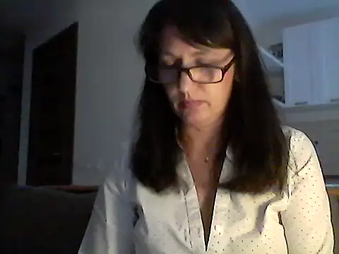 Snapshot of Elena48324 chatting on October 5, 2025, 1:46 pm Elena48324 online show from October 5, 2025, 1:46 pm