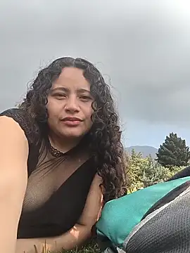 Snapshot of Yaya_watson chatting on December 15, 2025, 7:09 pm Yaya watson online show from December 15, 2025, 7:09 pm