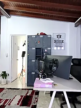 Zafiro  Brown online show from December 15, 2025, 9:04 am