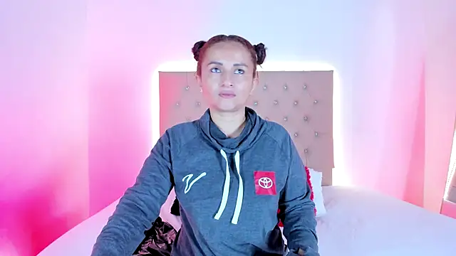 Snapshot of Zafiro__Brown chatting on October 25, 2025, 11:42 am Zafiro Brown online show from October 25, 2025, 11:42 am