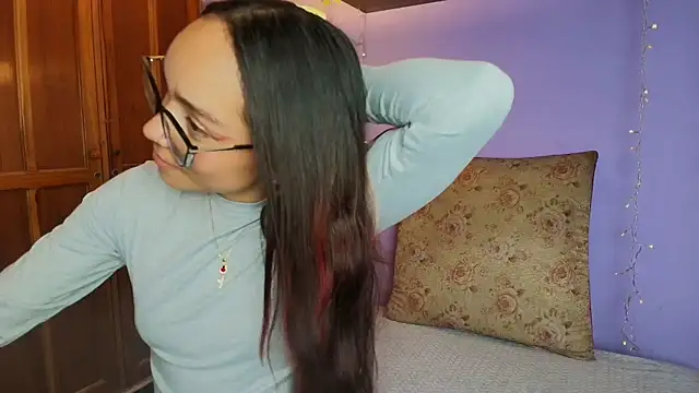 Dafne Mel online show from October 17, 2025, 7:15 pm