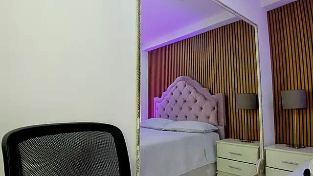 Snapshot of Starbutterflyy_ chatting on November 30, 2025, 4:02 am Starbutterflyy online show from November 30, 2025, 4:02 am