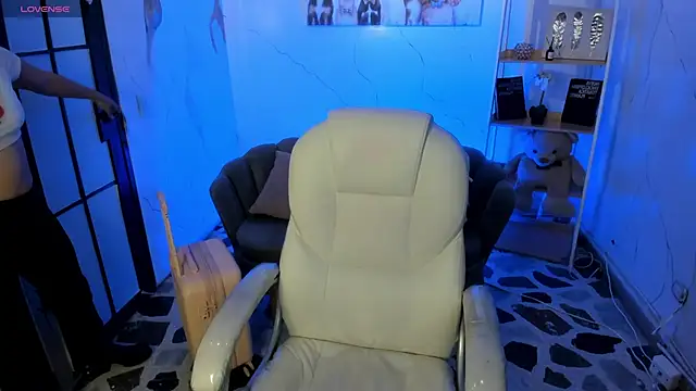 Snapshot of Starbutterflyy_ chatting on October 3, 2025, 3:52 am Starbutterflyy online show from October 3, 2025, 3:52 am