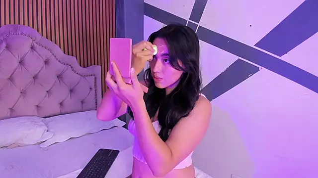 Snapshot of Starbutterflyy_ chatting on October 18, 2025, 4:03 am Starbutterflyy online show from October 18, 2025, 4:03 am