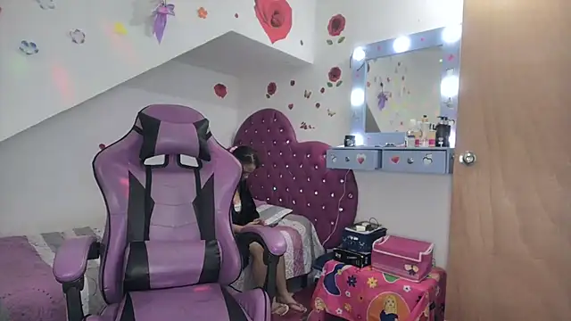 Snapshot of soffy_rosses chatting on November 9, 2025, 1:53 am soffy rosses online show from November 9, 2025, 1:53 am